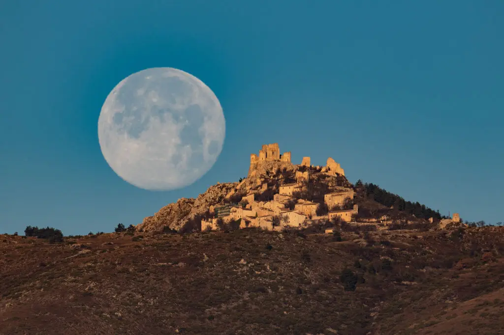 How to See Thursday’s Full Cold Moon Last Supermoon of 2025